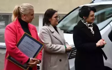 Otwarcie nowoczesnej Pracowni Endoskopii oraz przekazanie 9-osobowego busa do transportu pacjent&oacute;w dializowanych. 22